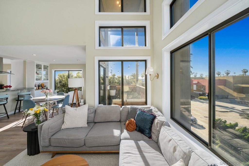 MLS #250032682SD img 4