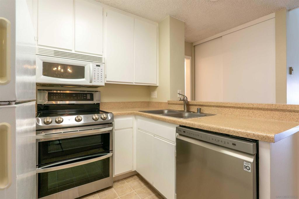 1855 Diamond St - photo 2