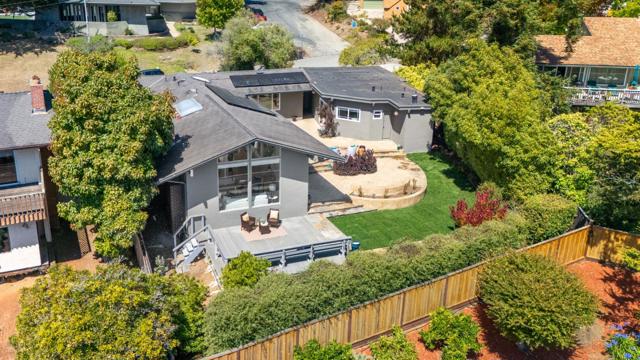 230 Thunderbird Drive, Aptos CA: https://media.crmls.org/mediaz/07b86eb9-da61-497b-86db-25615e395665.jpg