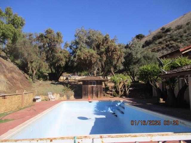 34120 Fabry Road, Soledad CA: https://media.crmls.org/mediaz/07b92539-73ca-477a-b9d5-c6252aff2df8.jpg