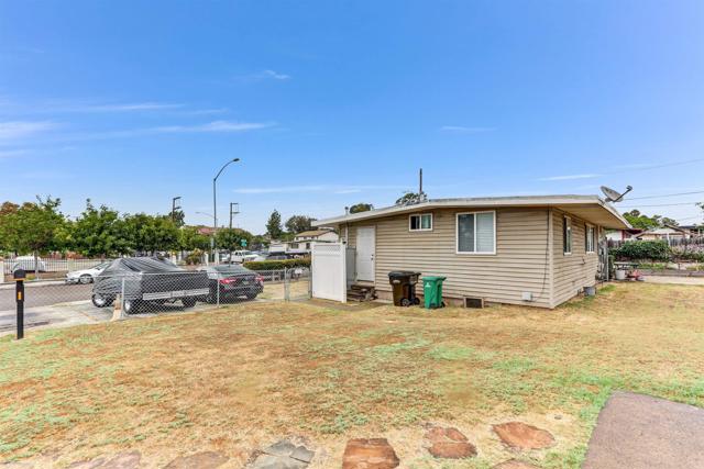 Detail Gallery Image 25 of 27 For 737 41 44th St, San Diego,  CA 92102 - 4 Beds | 2 Baths