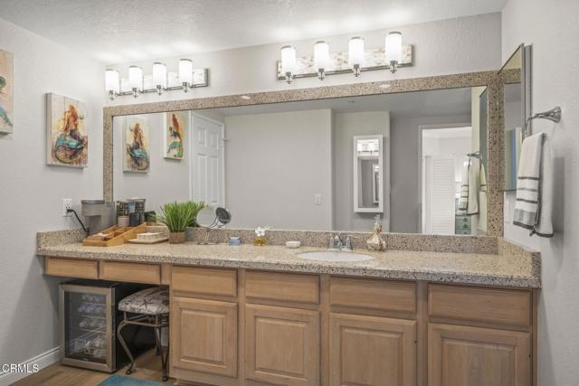 5270 W Wooley Road, Oxnard CA: https://media.crmls.org/mediaz/07b94007-ac4b-4466-b1a7-6776ef840d8c.jpg