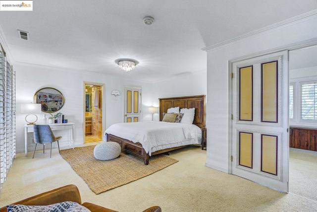 4146 Canyon Rd, Lafayette CA: https://media.crmls.org/mediaz/07b9f27d-c073-4d56-bbf3-648ab58df277.jpg
