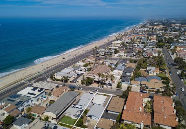 157 MAPLE AVE., Carlsbad CA: https://media.crmls.org/mediaz/07ba7940-08a2-4455-b978-e97c09454355.jpg