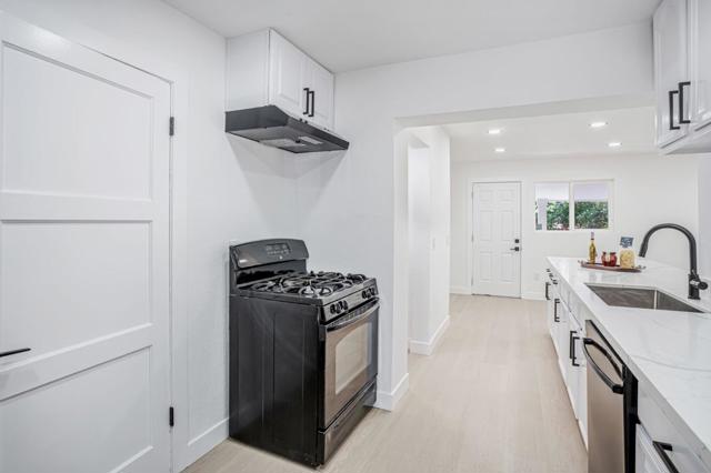109 Maple Street, Vacaville CA: https://media.crmls.org/mediaz/07bb7587-9f95-4fd9-870d-c8094a32d540.jpg