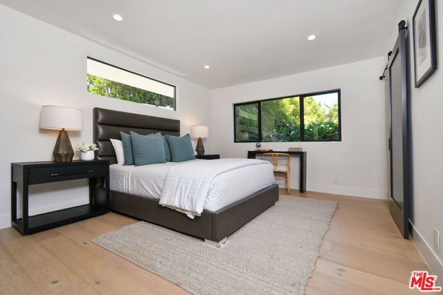 3221 Elvido Drive, Los Angeles CA: https://media.crmls.org/mediaz/07bb83a9-021a-4ea1-9eb8-68e16121b9fb.jpg