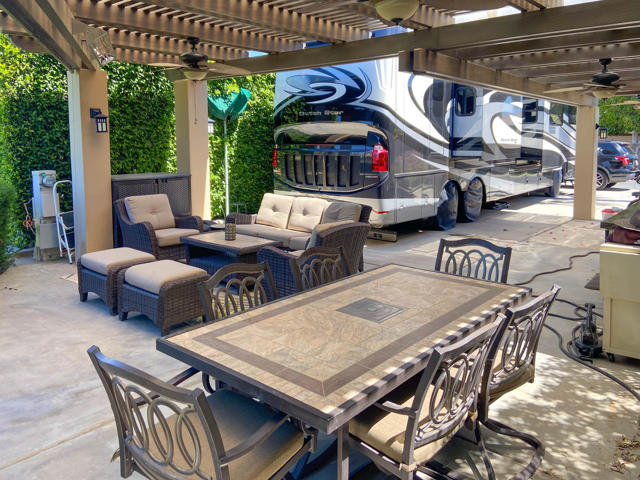 80394 Avenue 48, Indio CA: https://media.crmls.org/mediaz/07bc00d3-7d8e-4630-b67b-73bbc603b7dd.jpg