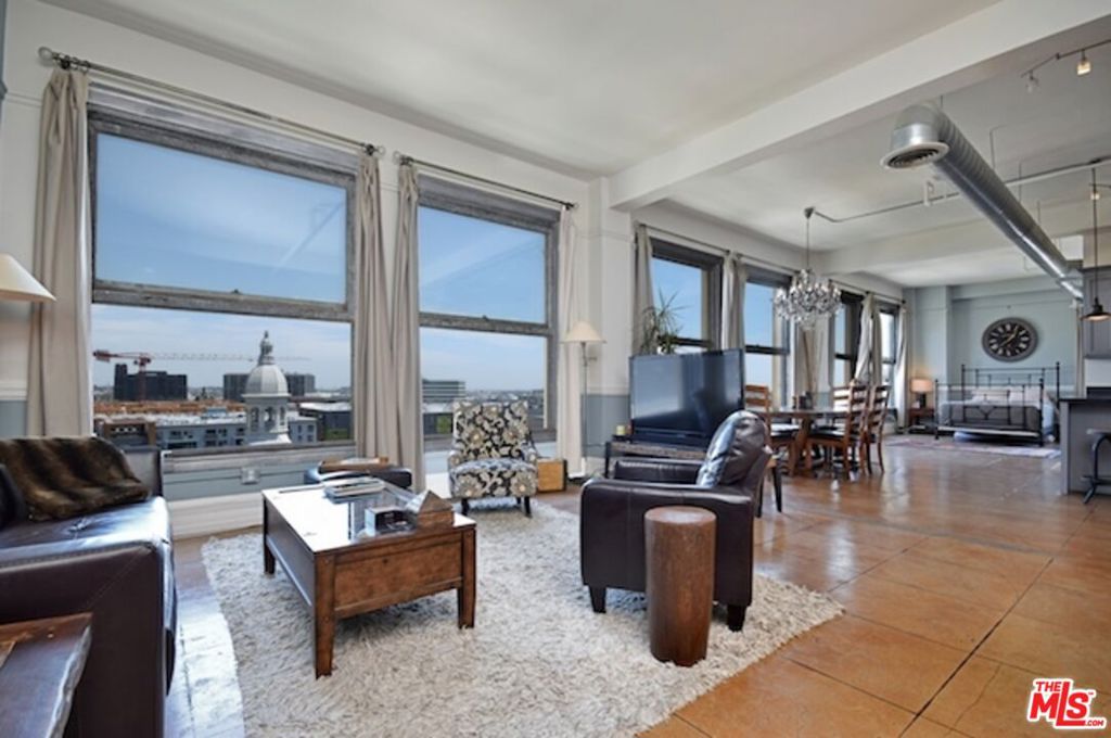 108 W 2nd Street #806