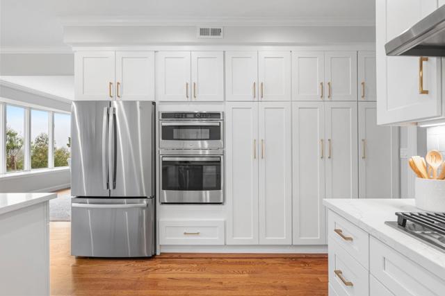 107 Knockash, San Francisco CA: https://media.crmls.org/mediaz/07bc6897-67c1-465f-95b7-54c064ca02df.jpg