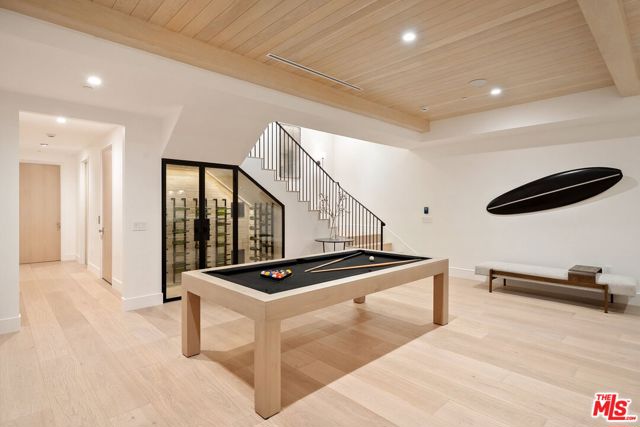 10444 Charing Cross Road, Los Angeles CA: https://media.crmls.org/mediaz/07bc7d3c-6788-4d0c-88b9-f13948196424.jpg