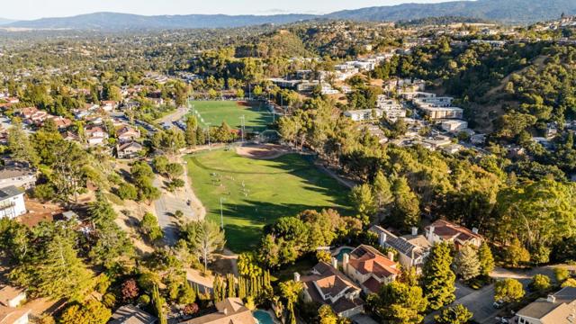162 Coronado Avenue, San Carlos CA: https://media.crmls.org/mediaz/07bd7490-dc15-4c38-8153-b4d9ab6d9fd1.jpg