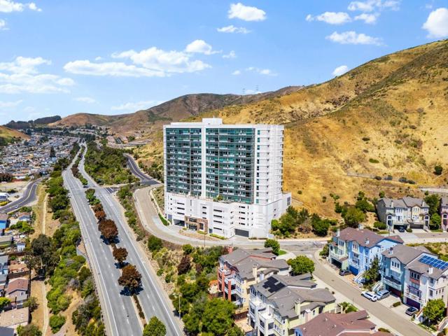 1 Mandalay Place, South San Francisco CA: https://media.crmls.org/mediaz/07bd763c-d3f6-4a05-b837-37ee5d89edb3.jpg