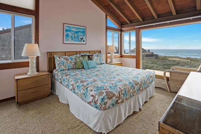 210 Monterey Dunes Way, Moss Landing CA: https://media.crmls.org/mediaz/07be164b-3c1a-41a5-9eca-b67652076e8c.jpg