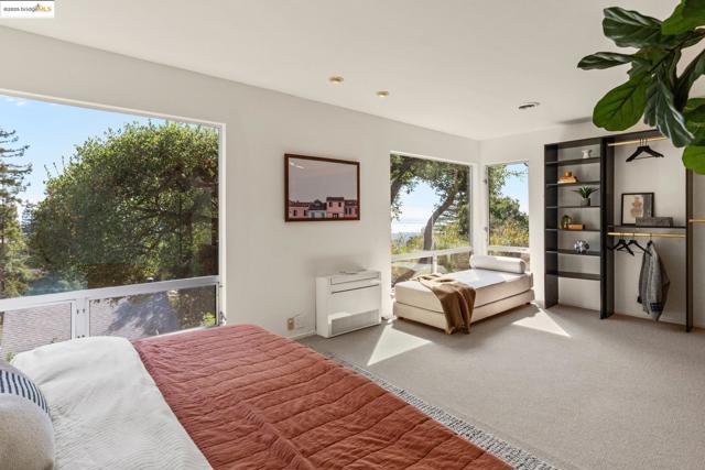 1148 Cragmont Ave, Berkeley CA: https://media.crmls.org/mediaz/07be5ab0-859f-4e75-9a88-45137629398f.jpg