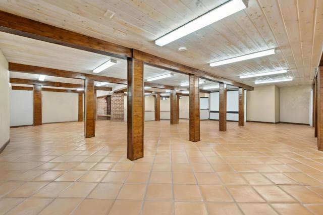 251 Middlefield Road, Palo Alto CA: https://media.crmls.org/mediaz/07beb3af-278b-4a22-b3c4-5d1cbb1230e7.jpg