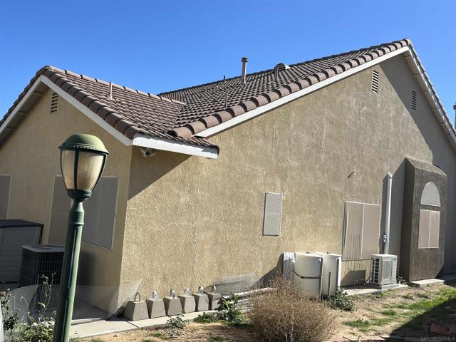 2723 Hazy Way, Banning CA: https://media.crmls.org/mediaz/07bed67c-e280-4005-b5e4-9729440e9a6d.jpg