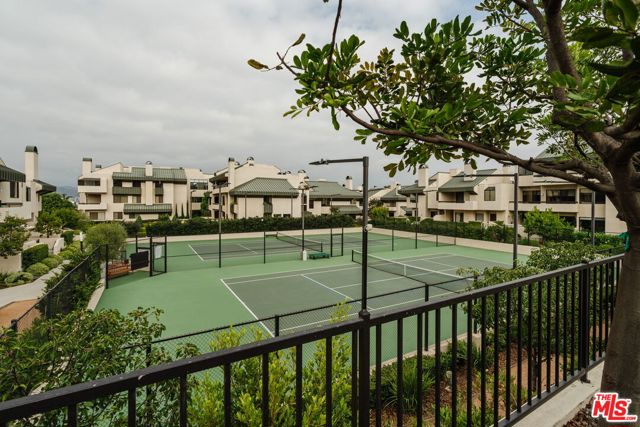 2227 Century Hill, Los Angeles CA: https://media.crmls.org/mediaz/07bf01d8-6915-4af6-ac7d-bacbde7db5f1.jpg