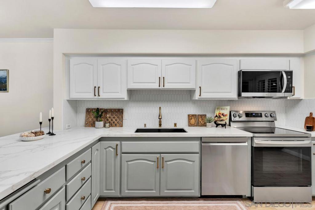 2600 Torrey Pines Rd - photo 2