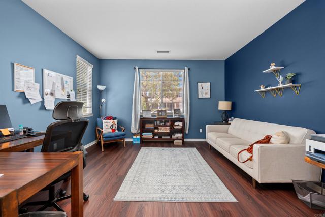 32113 Sycamore Ct, Temecula CA: https://media.crmls.org/mediaz/07bf5008-1554-4e86-9aea-3476d49d4dea.jpg