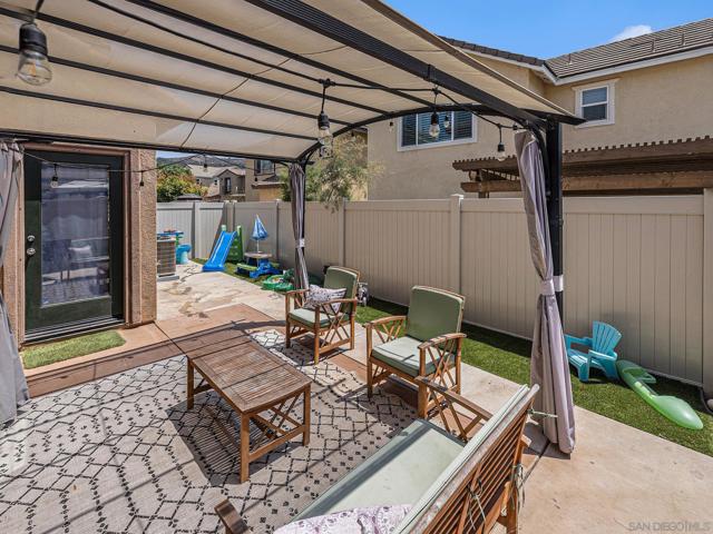 35406 Brown Galloway Ln, Fallbrook CA: https://media.crmls.org/mediaz/07bf9116-1b40-4fd1-9a0e-ff6c4bd41c7c.jpg