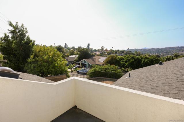 9977 Cristobal Dr, Spring Valley CA: https://media.crmls.org/mediaz/07bfe87a-2205-421c-8238-f04a08d8df01.jpg