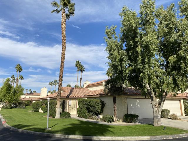 130 Willow Lake Drive, Palm Desert, CA 92260