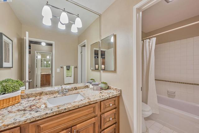39090 Presidio Way, Fremont CA: https://media.crmls.org/mediaz/07c00102-56eb-4284-8561-e9394451405f.jpg