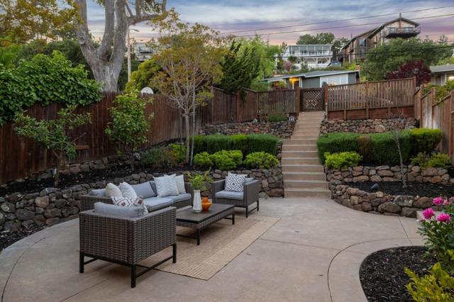 2109 Arthur Avenue, Belmont CA: https://media.crmls.org/mediaz/07c0c1bd-af15-4f5c-93ec-b5238fafc73d.jpg