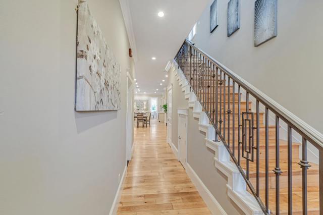 1633 15th Street, Oakland CA: https://media.crmls.org/mediaz/07c18aab-0b84-44d4-9fe4-817a42098b77.jpg