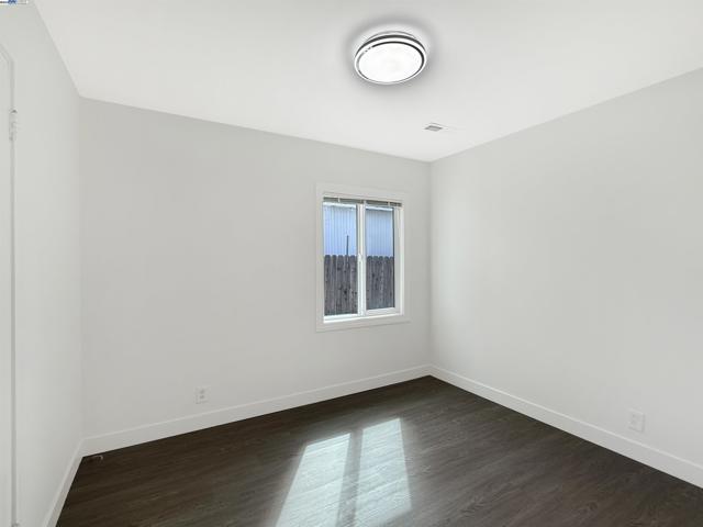 22108 Moyers St, Castro Valley CA: https://media.crmls.org/mediaz/07c18f0d-b381-4490-a1db-46f57ccd895d.jpg