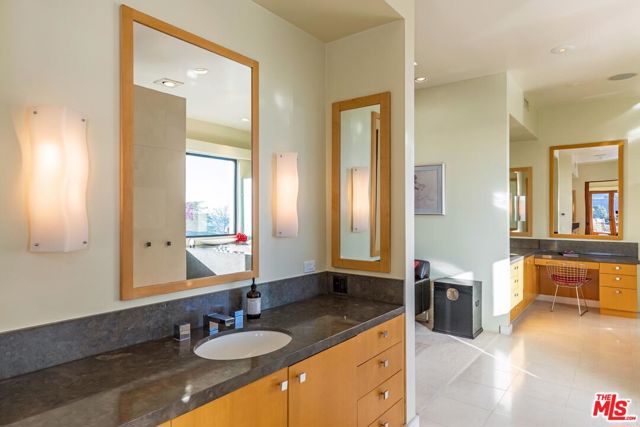 Image 14 of 22 For 9376 Claircrest Drive