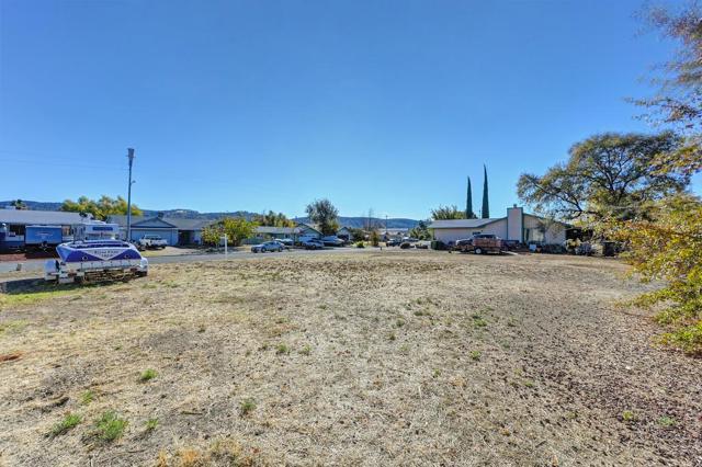 613 Bass Lane, Clearlake Oaks CA: https://media.crmls.org/mediaz/07c1a9a6-3ea5-4cda-84ab-b5a77e85d4fb.jpg