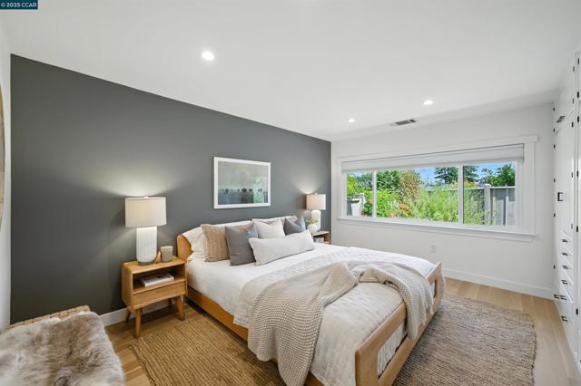 3363 Springhill Rd, Lafayette CA: https://media.crmls.org/mediaz/07c1df6f-7df7-4e55-b203-cfac1dd4fd88.jpg
