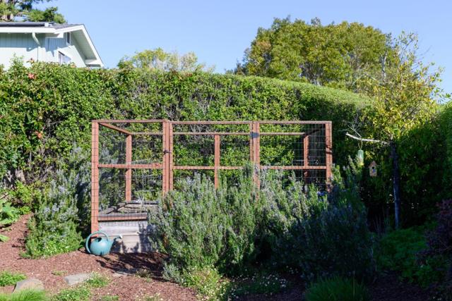 940 Pinehurst Drive, Aptos CA: https://media.crmls.org/mediaz/07c20fa2-be67-472e-8012-40eeb434d94d.jpg