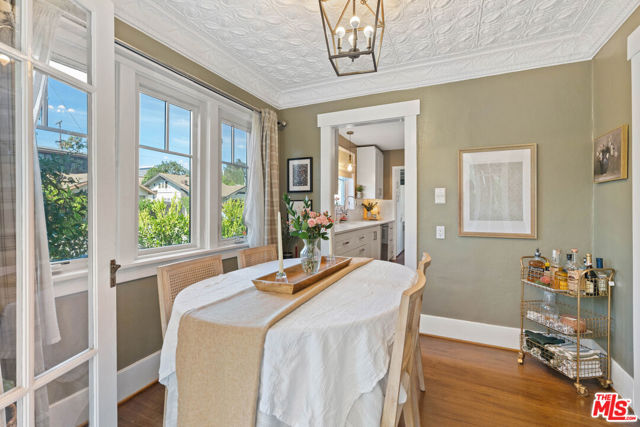 424 S Columbus Avenue, Glendale CA: https://media.crmls.org/mediaz/07c25174-bb66-4009-bfd4-16e2337766c4.jpg