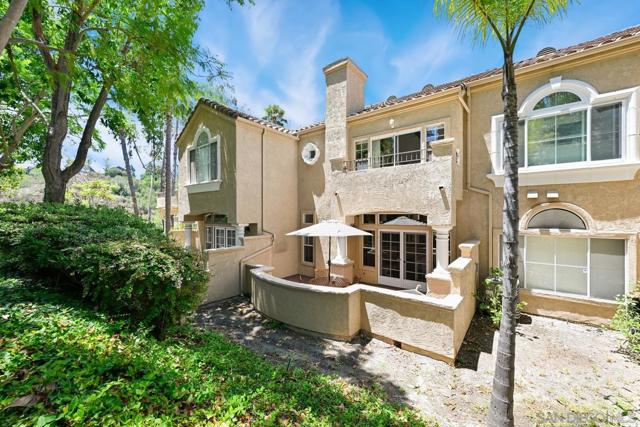 11048 Portobelo Dr, San Diego CA: https://media.crmls.org/mediaz/07c39301-d381-4f6f-b42f-0eb2330779af.jpg