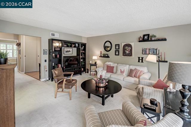 1301 Leisure Ln, Walnut Creek CA: https://media.crmls.org/mediaz/07c40a47-706a-4d6c-b6e1-88521f0d35e5.jpg