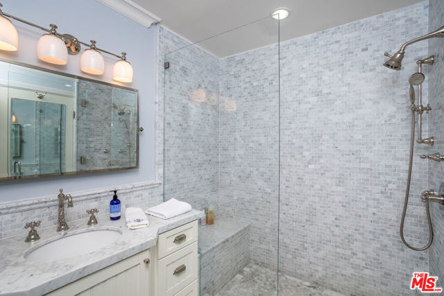 31658 Broad Beach Road, Malibu CA: https://media.crmls.org/mediaz/07c42846-cf7a-480a-861a-8b11f9928573.jpg