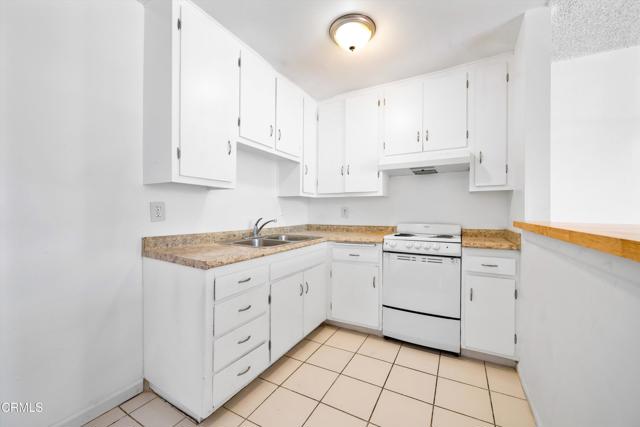 Detail Gallery Image 8 of 14 For 13040 Dronfield Ave #3,  Sylmar,  CA 91342 - 1 Beds | 1 Baths