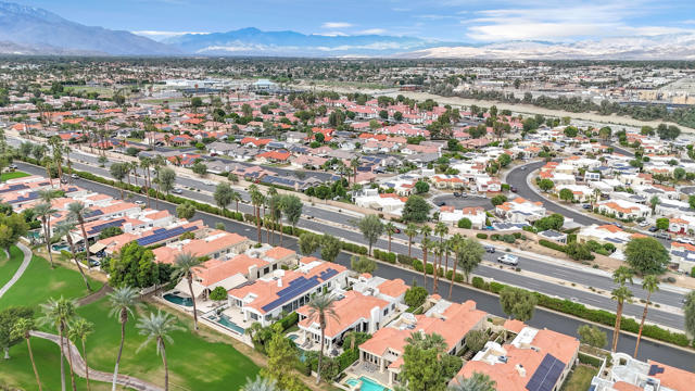 75273 Spyglass Drive, Indian Wells CA: https://media.crmls.org/mediaz/07c4d4aa-fd04-4f34-aca9-9f994872f725.jpg