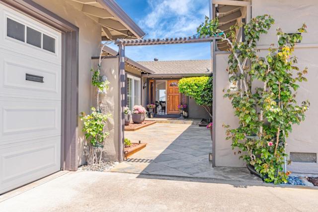 167 Shooting Star, Foster City CA: https://media.crmls.org/mediaz/07c56669-50df-4e27-b423-6e27cd73e7ab.jpg