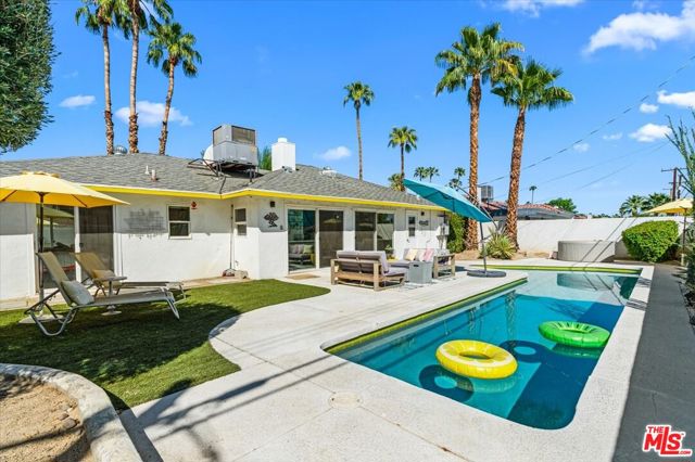 3963 E Calle San Antonio, Palm Springs, CA 92264