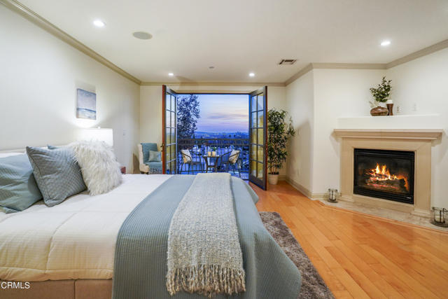 985 N Michillinda Avenue, Pasadena CA: https://media.crmls.org/mediaz/07c5a7fe-af3d-4d3c-92c4-b69873e1123e.jpg