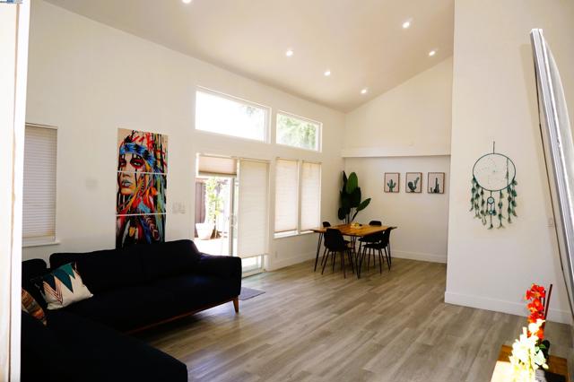 156 Briarwood Dr, Hayward CA: https://media.crmls.org/mediaz/07c639cc-594f-44f7-a9f9-978ca2a76c35.jpg