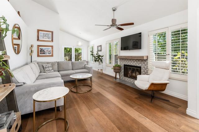 6848 Xana Way, Carlsbad CA: https://media.crmls.org/mediaz/07c6980e-d472-49b9-962c-13c0ddc3bb1a.jpg
