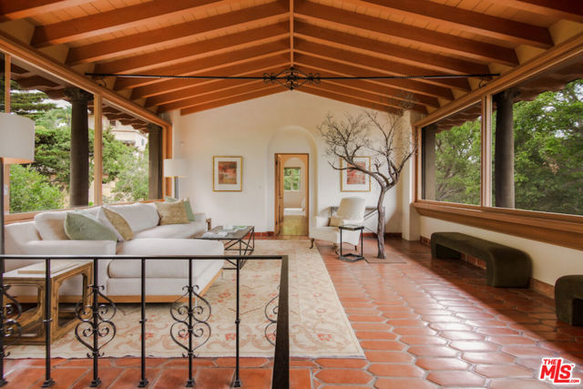 405 Toro Canyon Road, Carpinteria CA: https://media.crmls.org/mediaz/07c6f6d5-b64c-4b92-86e7-87599047d861.jpg