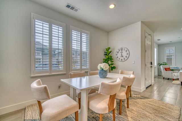 267 Sandy Gulch Drive, Marina CA: https://media.crmls.org/mediaz/07c71a3d-fd19-4b0d-9786-43ea03ad2b02.jpg
