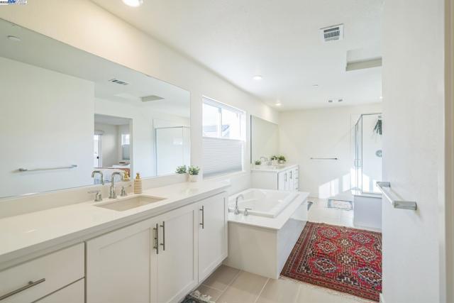 37231 Sand Bar Place, Newark CA: https://media.crmls.org/mediaz/07c7511d-6283-4172-a2ee-3a1398ecb47b.jpg