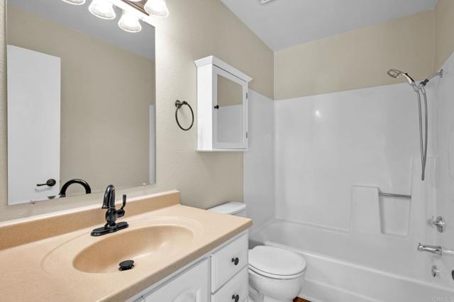 Detail Gallery Image 17 of 38 For 1091 Shadowridge Dr #118,  Vista,  CA 92081 - 2 Beds | 2 Baths