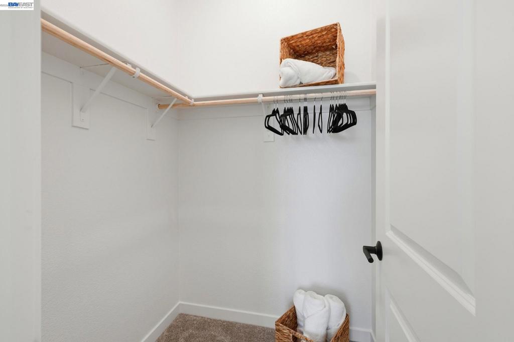 https://media.crmls.org/mediaz/07c7f3d1-27c3-40d3-a210-003cf113b9c2.jpg?preset=X-Large